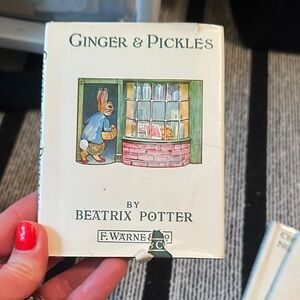 Ginger & Pickles by Beatrix Potter Book